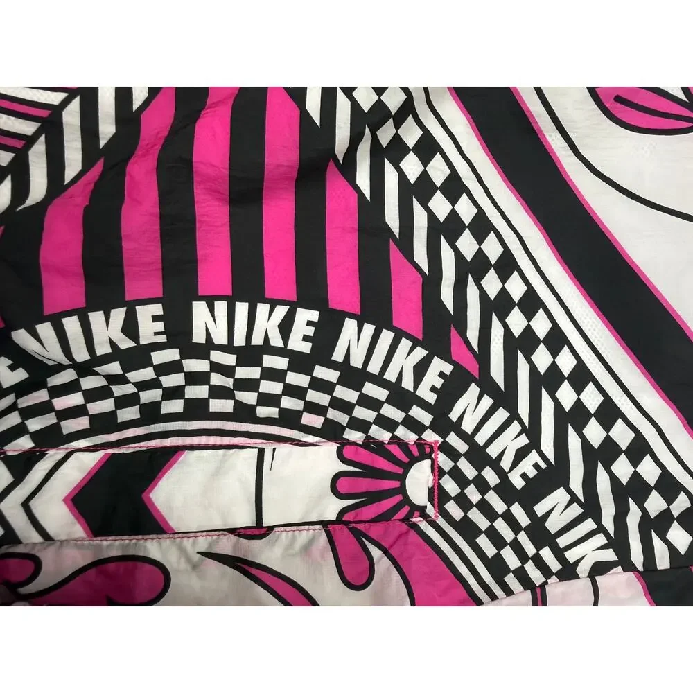Nike Women's Yin Yang Lightweight jacket